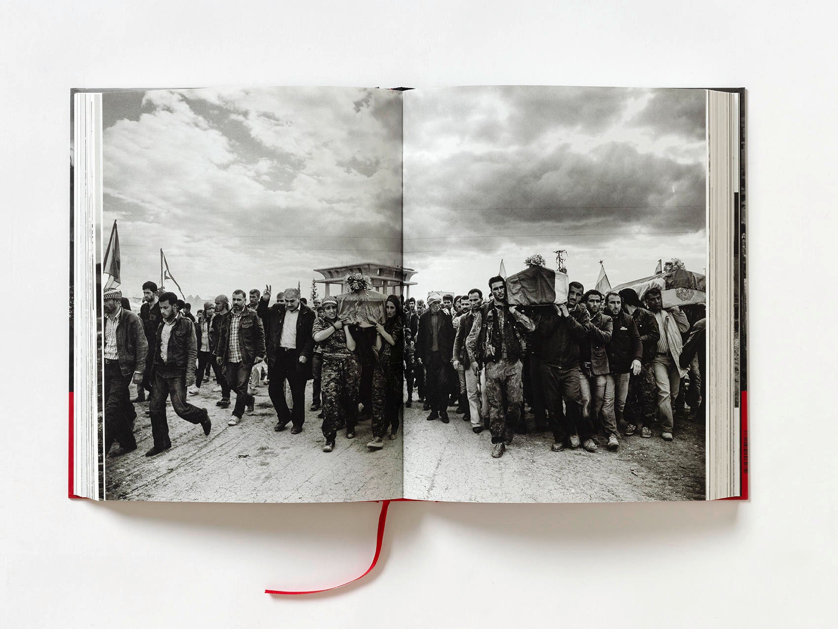 S’élever au milieu des ruines, danser entre les balles – Maryam Ashrafi